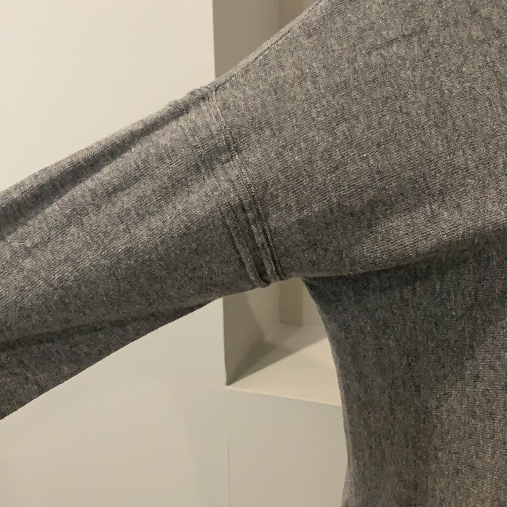 POOF SWEATER - Picture 3 of 7